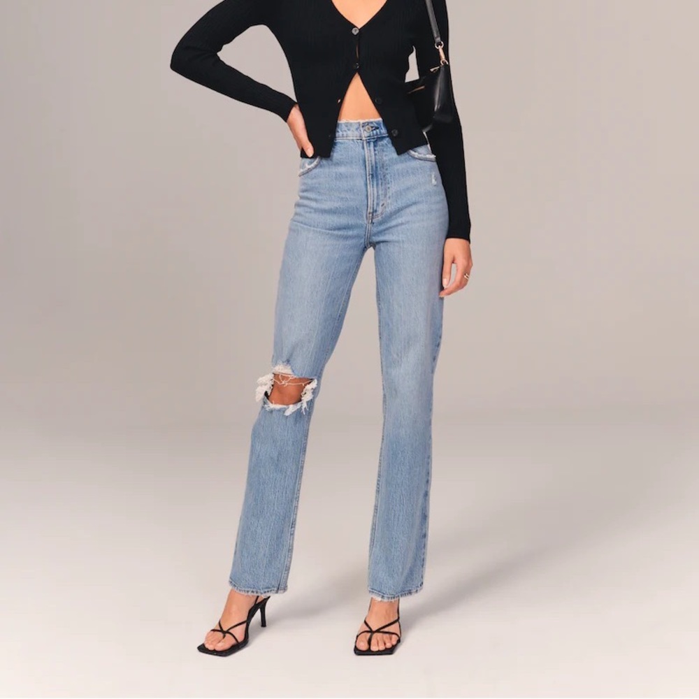 Abercrombie The ‘90s Straight Ultra High Rise Short Length